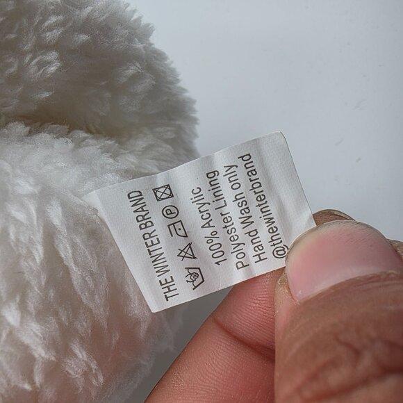 The Winter Brand Womens White Snowflake Pom Beanie Hat Casual Winter Warm - Picture 5 of 5